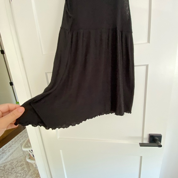 Black float tank top - Picture 2 of 4